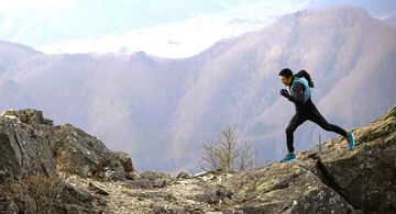 Layering Up for Trail Running: How to Choose the Best Clothes for Any Season